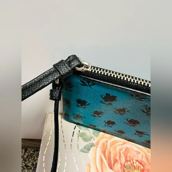 🍁Coach Teal and Black Floral Wristlet EUC - Picture 3 of 5